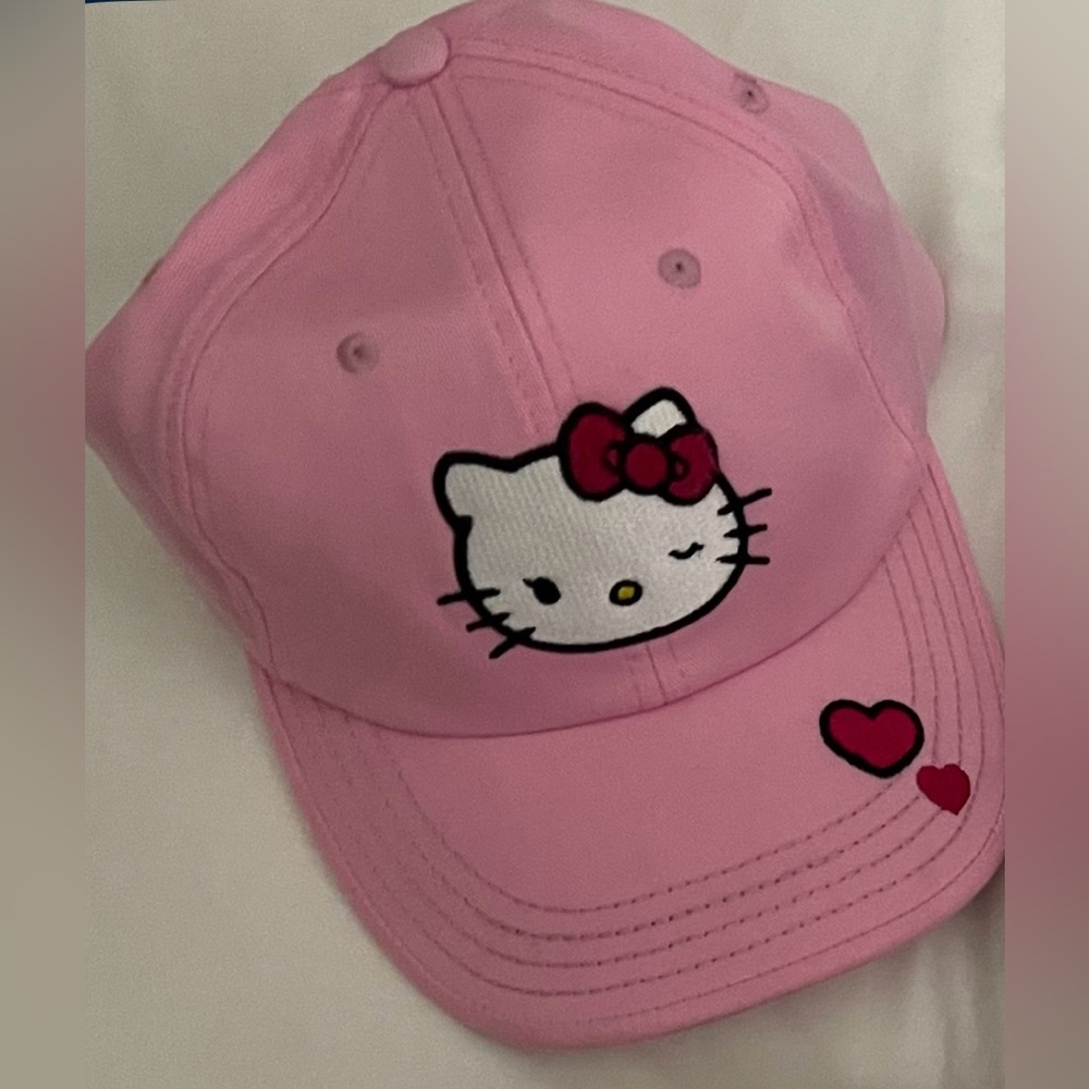 NWT Pink Hello Kitty Baseball hat💕

Perfect Valentines gift 💝
